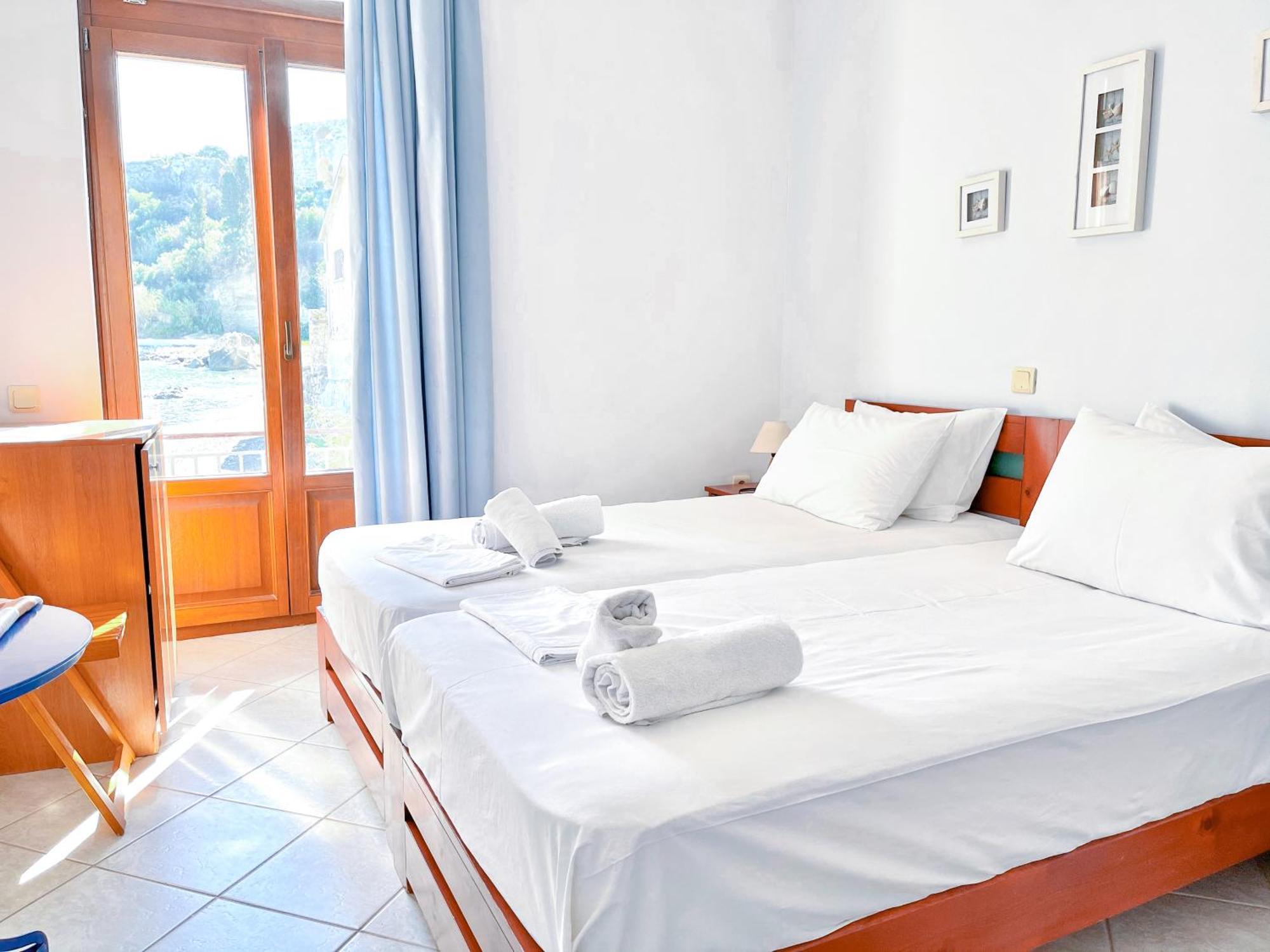 Xenios Zeus Rooms Koróni Kültér fotó