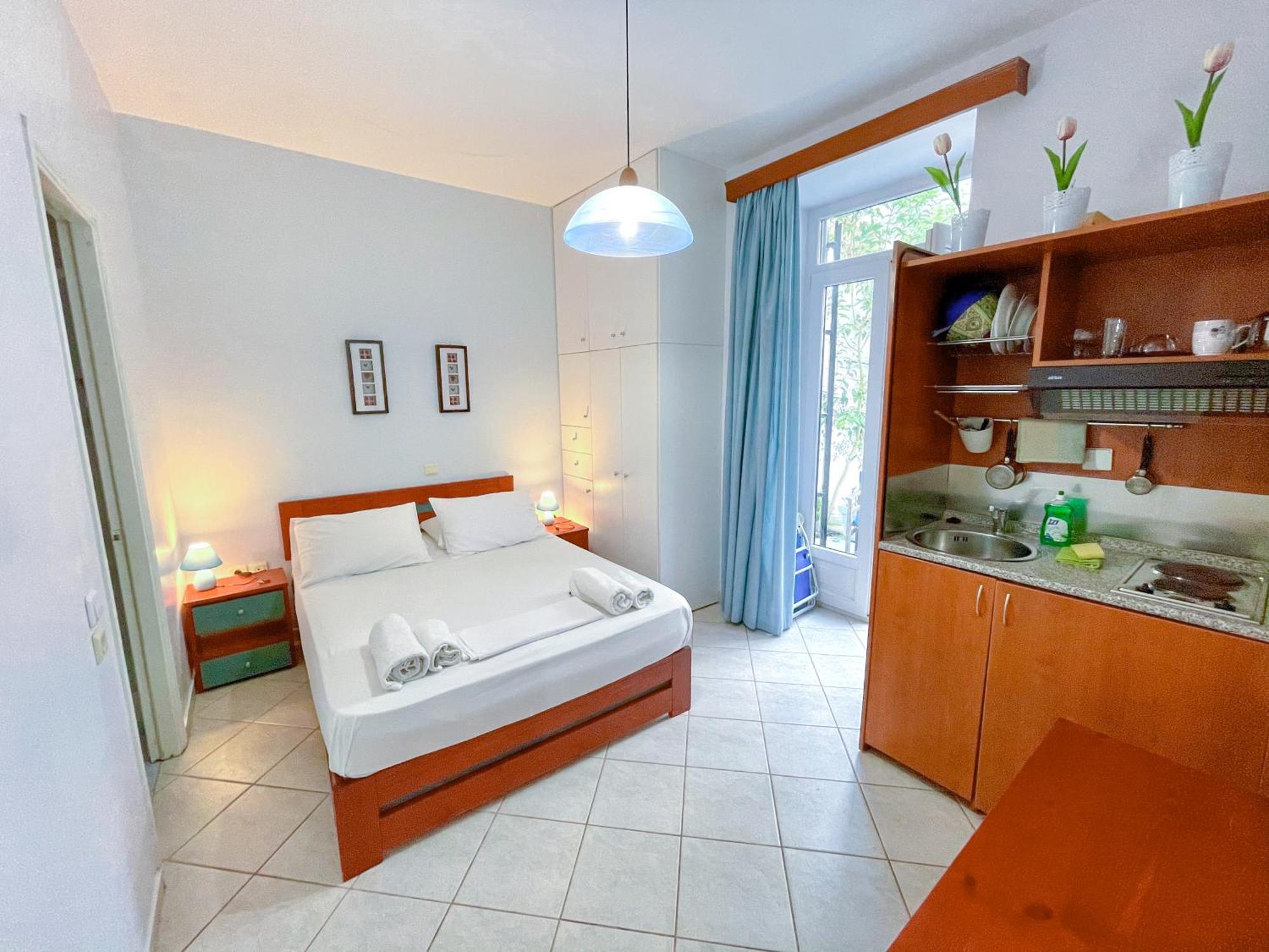 Xenios Zeus Rooms Koróni Kültér fotó