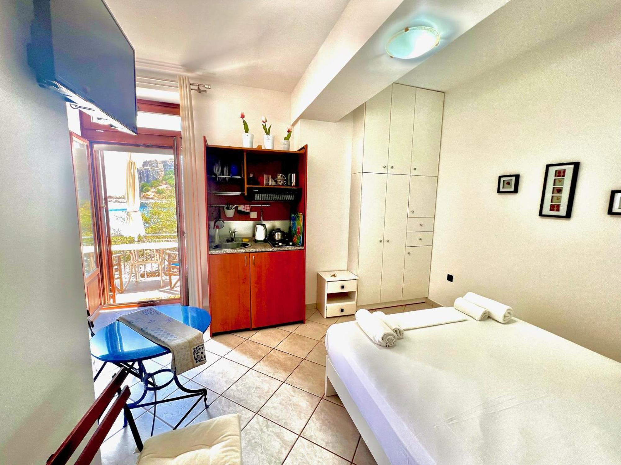 Xenios Zeus Rooms Koróni Kültér fotó