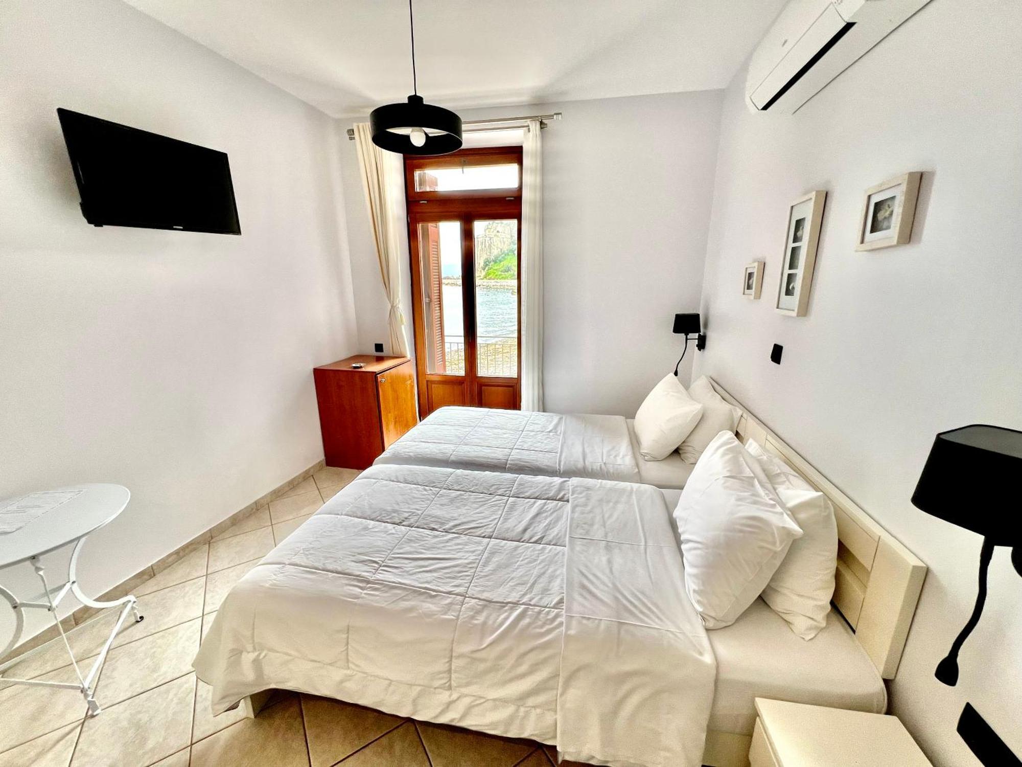 Xenios Zeus Rooms Koróni Kültér fotó